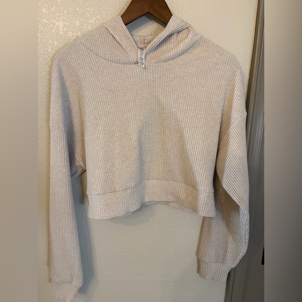 Alo yoga muse beige cropped hoodie